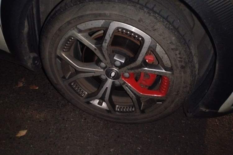 Used ORA Good Cat GT 2023 Mulan Edition 401km Luxury Version Right Front Wheel Hub
