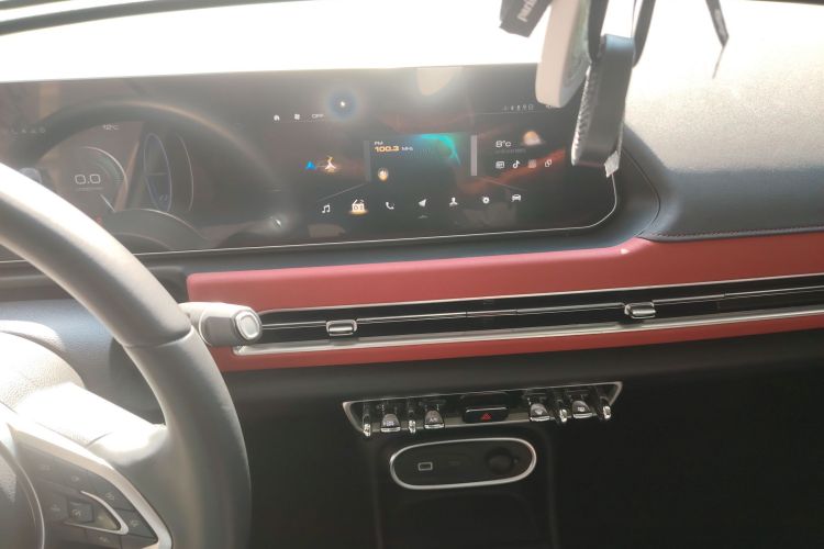 Used ORA Good Cat GT 2024 Mulan Edition 401km Luxury Version Audio And AC Panel