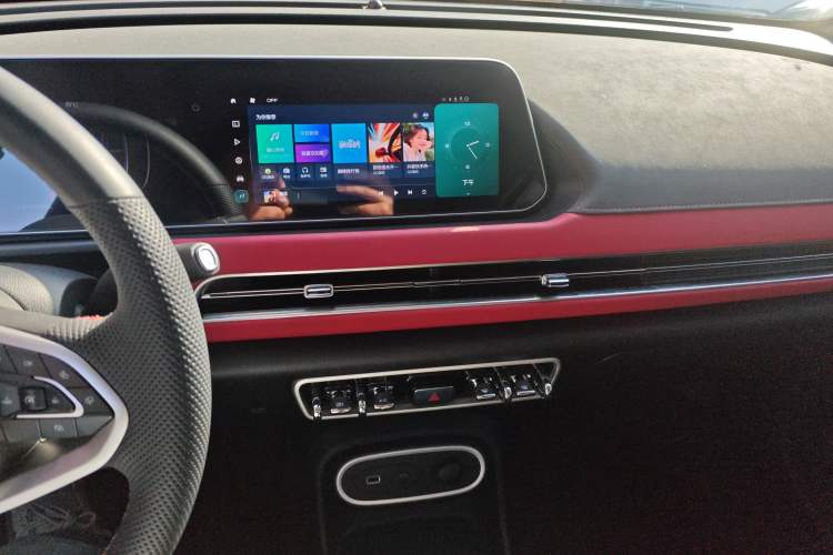 Used ORA Good Cat GT 2024 Revised Edition Mulan Version 401 km Luxury Grade Audio And AC Panel