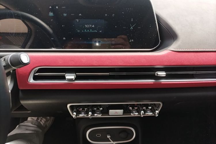 Used ORA Good Cat GT 2024 Mulan Edition 401km Luxury Version Audio And AC Panel