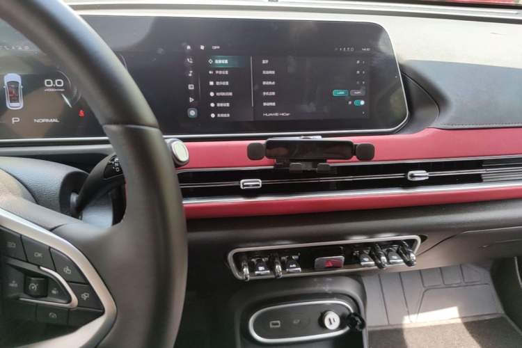 Used ORA Good Cat GT 2024 Mulan Edition 401km Luxury Version Audio And AC Panel