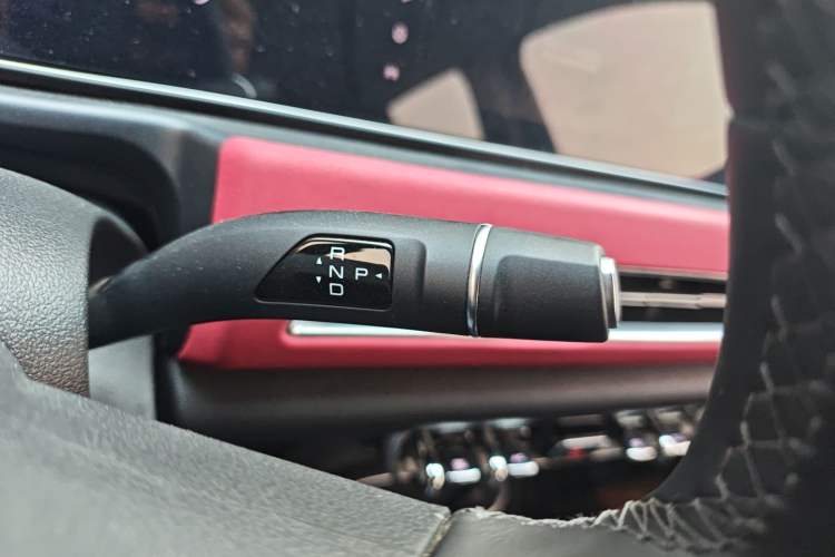 Used ORA Good Cat GT 2024 Mulan Edition 401km Luxury Version Gear Lever
