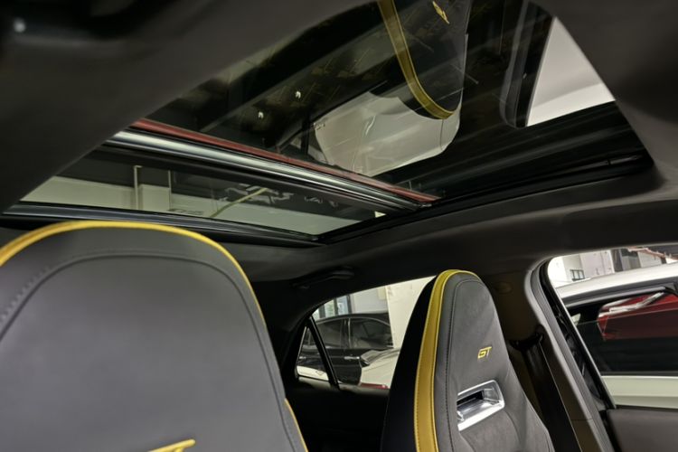 Used ORA Good Cat GT 2024 Mulan Edition 401 km Range Prestige Version 135 kW Headliner