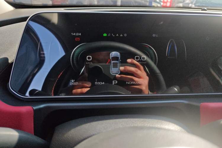 Used ORA Good Cat GT 2024 Revised Edition Mulan Version 401 km Luxury Grade Instrument Cluster