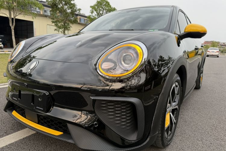 Used ORA Good Cat GT 2024 Mulan Edition 401 km Range Prestige Version 135 kW Left Front Headlight