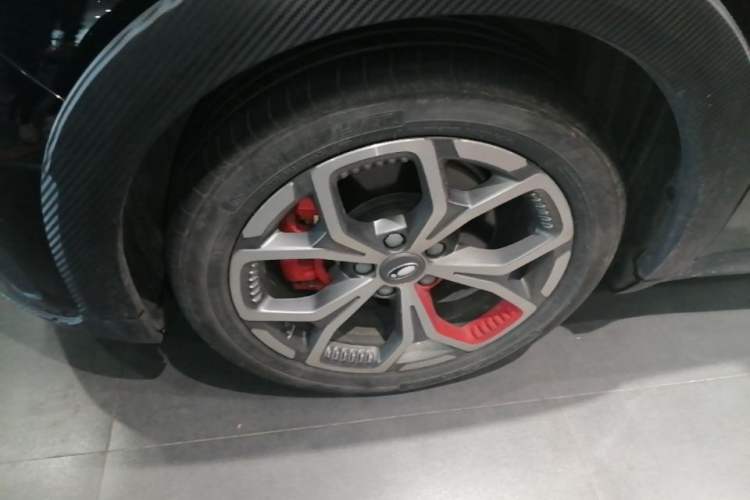 Used ORA Good Cat GT 2024 Mulan Edition 401km Luxury Version Left Front Wheel Hub