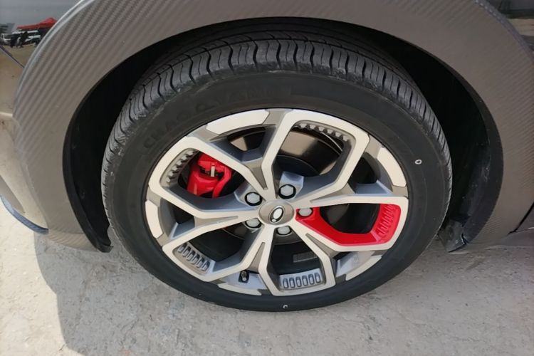 Used ORA Good Cat GT 2024 Mulan Edition 401km Luxury Version Left Front Wheel Hub
