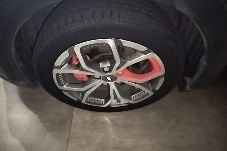 Used ORA Good Cat GT 2024 Mulan Edition 401km Luxury Version Left Front Wheel Hub