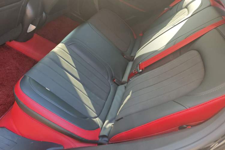 Used ORA Good Cat GT 2024 Revised Edition Mulan Version 401 km Luxury Grade Left Rear Seat