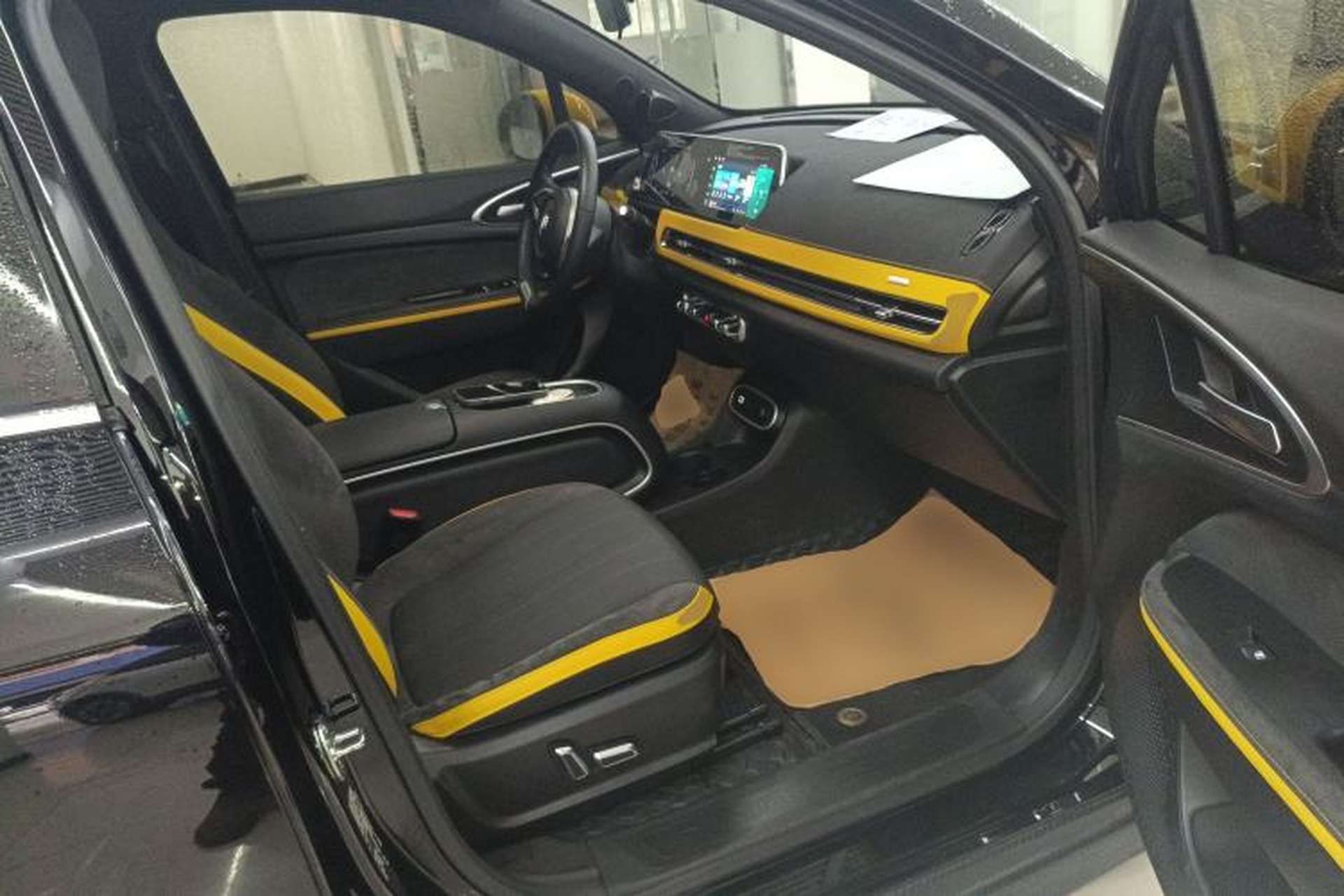 Used ORA Good Cat GT 2024 Mulan Edition 401 km Range Prestige Version 135 kW Right Front Seat