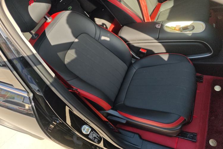 Used ORA Good Cat GT 2024 Revised Edition Mulan Version 401 km Luxury Grade Right Front Seat