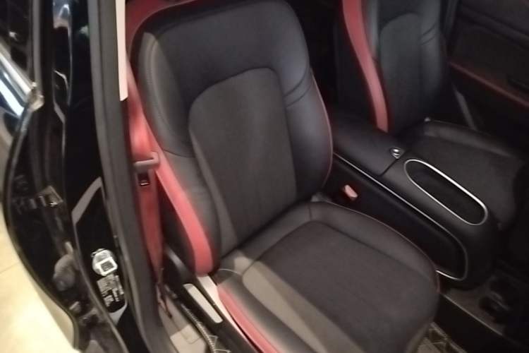 Used ORA Good Cat GT 2024 Mulan Edition 401km Luxury Version Right Front Seat