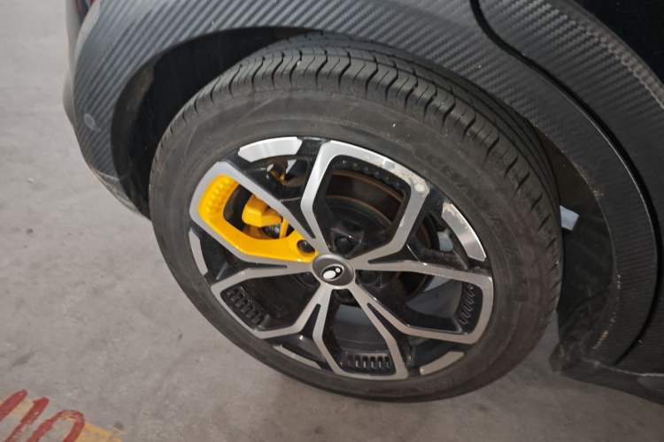 Used ORA Good Cat GT 2024 Mulan Edition 401 km Range Prestige Version 135 kW Right Rear Wheel Hub