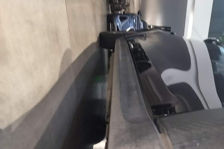 Used ORA Good Cat GT 2024 Mulan Edition 401km Luxury Version Right Side Sill