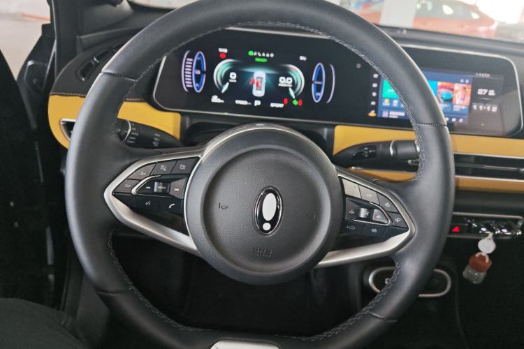 Used ORA Good Cat GT 2024 Mulan Edition 401 km Range Prestige Version 135 kW Steering Wheel