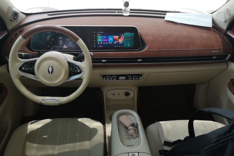 Used ORA Good Cat GT 2024 Mulan Edition 401 km Range Luxury Version 126 kW Center Console