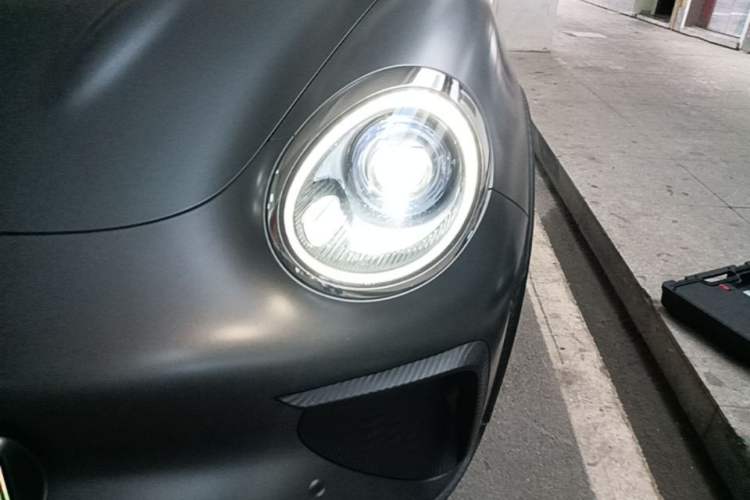 Used ORA Good Cat GT 2024 Mulan Edition 401 km Range Luxury Version 126 kW Left Front Headlight