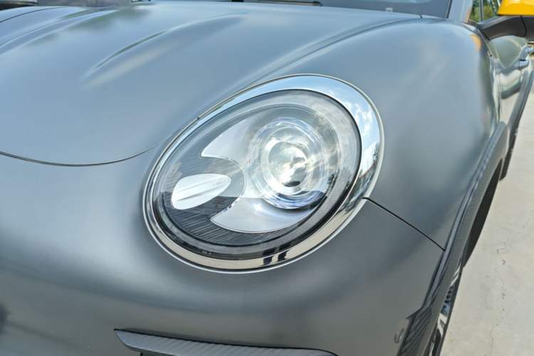 Used ORA Good Cat GT 2024 Mulan Edition 401 km Range Luxury Version 126 kW Left Front Headlight