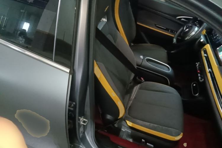 Used ORA Good Cat GT 2024 Mulan Edition 401 km Range Luxury Version 126 kW Right Front Seat