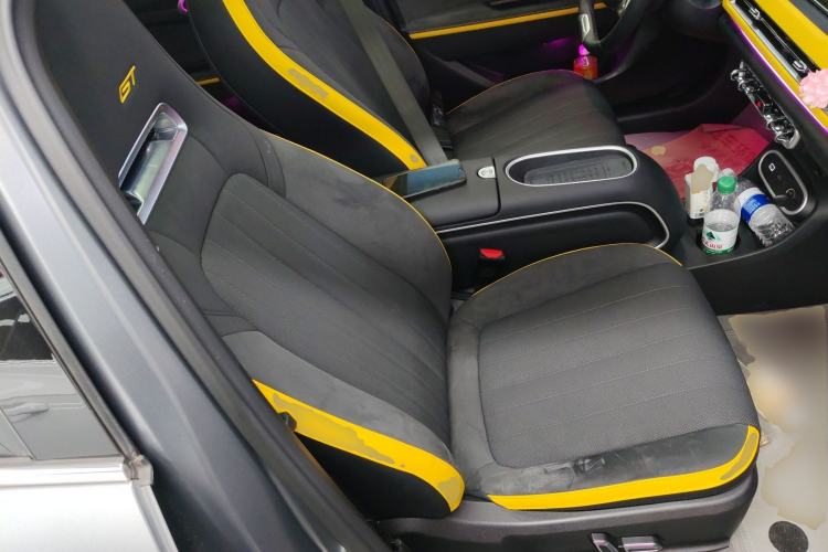 Used ORA Good Cat GT 2024 Mulan Edition 401 km Range Luxury Version 126 kW Right Front Seat