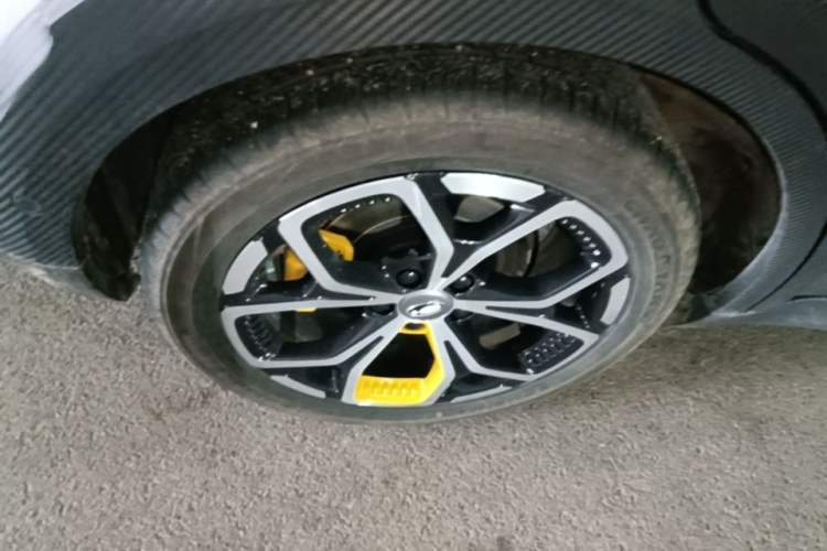 Used ORA Good Cat GT 2024 Mulan Edition 401 km Range Luxury Version 126 kW Right Rear Wheel Hub
