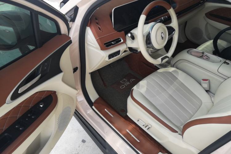Used ORA Good Cat GT 2024 Mulan Edition 401 km Range Luxury Version 126 kW Driver Seat
