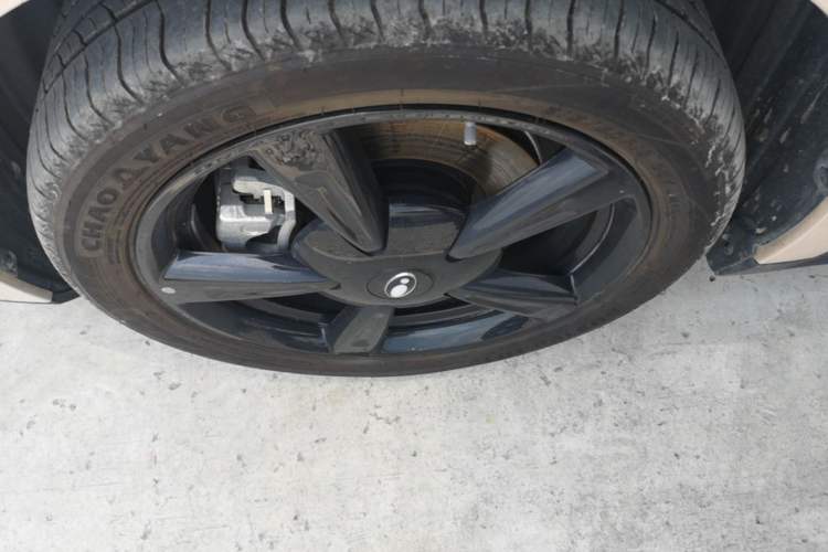Used ORA Good Cat GT 2024 Mulan Edition 401 km Range Luxury Version 126 kW Left Front Wheel Hub