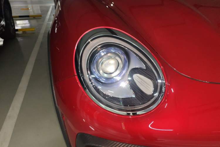 Used ORA Good Cat GT 2024 Mulan Edition 401 km Range Luxury Version 126 kW Right Front Headlight