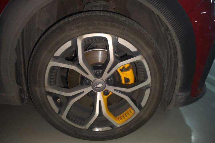 Used ORA Good Cat GT 2024 Mulan Edition 401 km Range Luxury Version 126 kW Right Front Wheel Hub