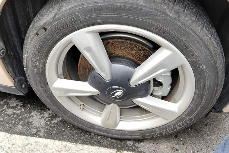 Used ORA Good Cat GT 2024 Mulan Edition 401 km Range Prestige Version 135 kW Right Front Wheel Hub