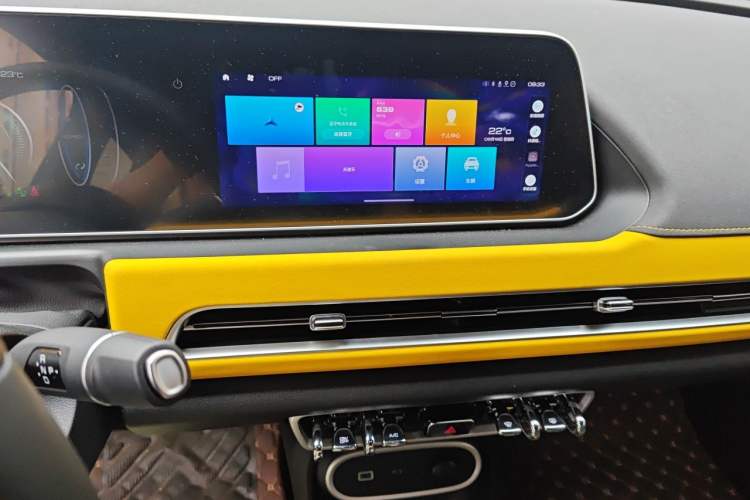 Used ORA Good Cat GT 2024 Mulan Edition 401 km Range Luxury Version 126 kW Audio And AC Panel