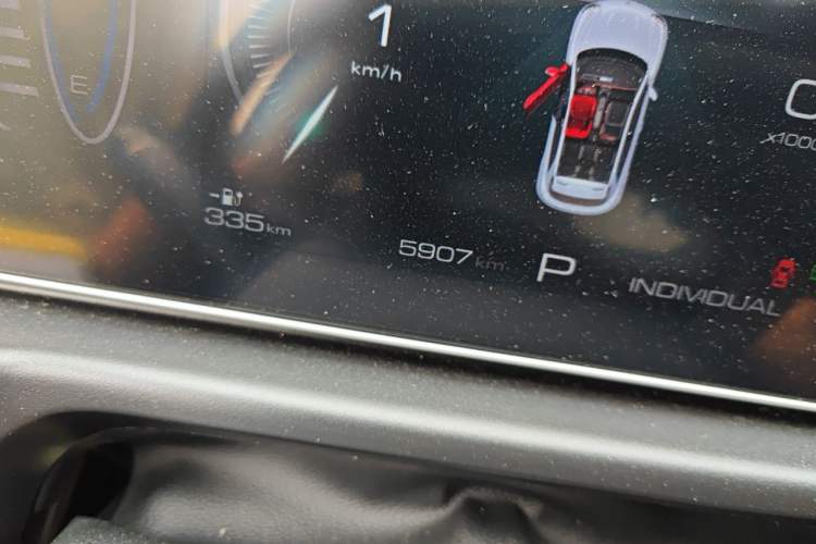 Used ORA Good Cat GT 2024 Mulan Edition 401 km Range Luxury Version 126 kW Odometer Close Up