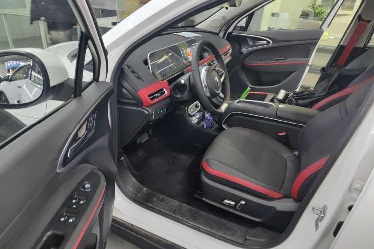 Used ORA Good Cat GT 2024 Revised Edition Mulan Version 401 km Luxury Grade Interior 3