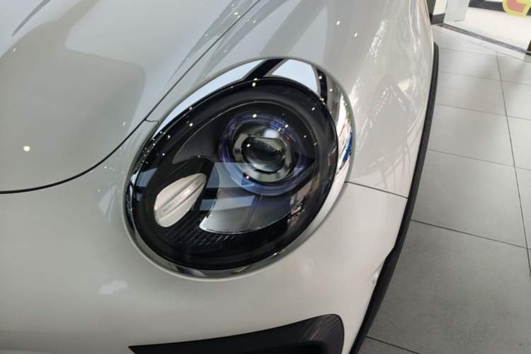 Used ORA Good Cat GT 2024 Mulan Edition 401 km Range Luxury Version 126 kW Left Front Headlight