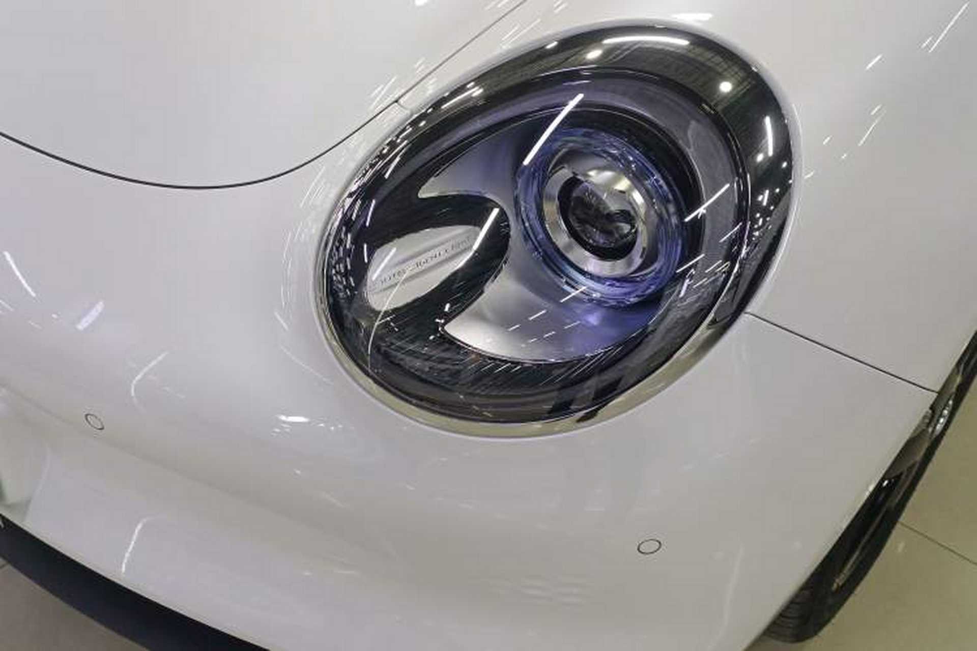 Used ORA Good Cat GT 2024 Mulan Edition 401 km Range Prestige Version 135 kW Left Front Headlight