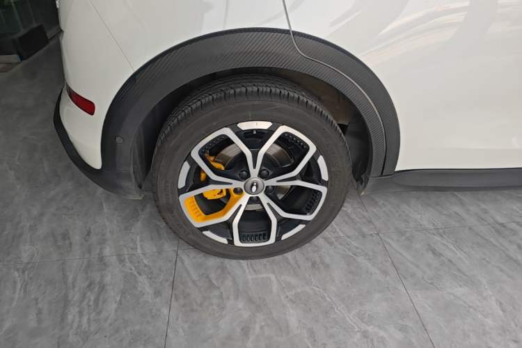 Used ORA Good Cat GT 2024 Mulan Edition 401 km Range Luxury Version 126 kW Right Rear Wheel Hub