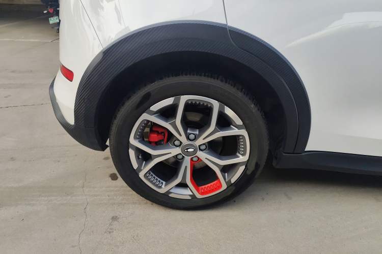 Used ORA Good Cat GT 2024 Revised Edition Mulan Version 401 km Luxury Grade Right Rear Wheel Hub