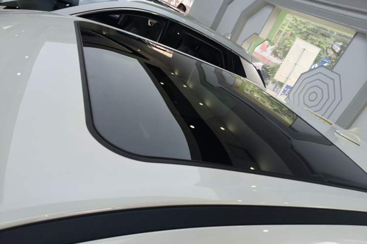 Used ORA Good Cat GT 2024 Mulan Edition 401 km Range Luxury Version 126 kW Roof