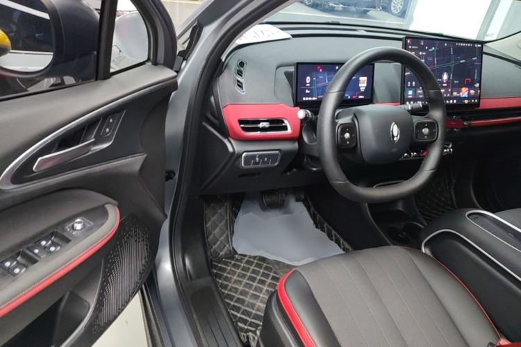 Used ORA Good Cat GT 2025 Model, Mulan Edition, 430km Luxury Version Driver Seat