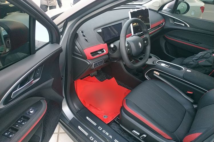 Used ORA Good Cat GT 2025 Model, Mulan Edition, 430km Luxury Version Driver Seat
