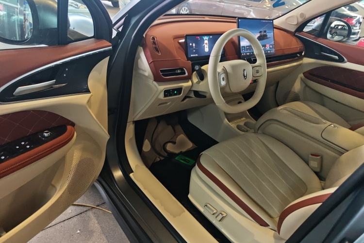 Used ORA Good Cat GT 2025 Model, Mulan Edition, 430km Prestige Version Driver Seat