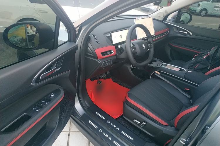 Used ORA Good Cat GT 2025 Model, Mulan Edition, 430km Luxury Version Driver Seat