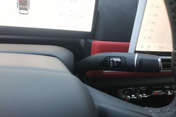 Used ORA Good Cat GT 2025 Model, Mulan Edition, 430km Luxury Version Gear Lever