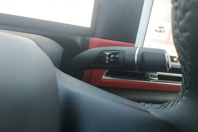 Used ORA Good Cat GT 2025 Model, Mulan Edition, 430km Luxury Version Gear Lever