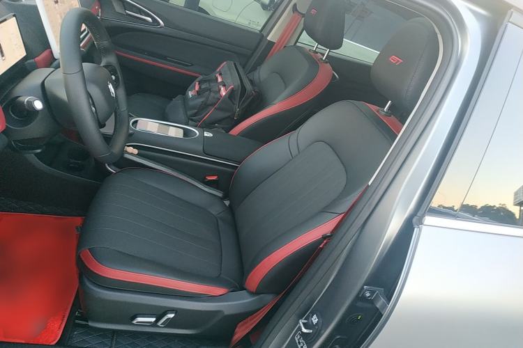 Used ORA Good Cat GT 2025 Model, Mulan Edition, 430km Luxury Version Left Front Seat