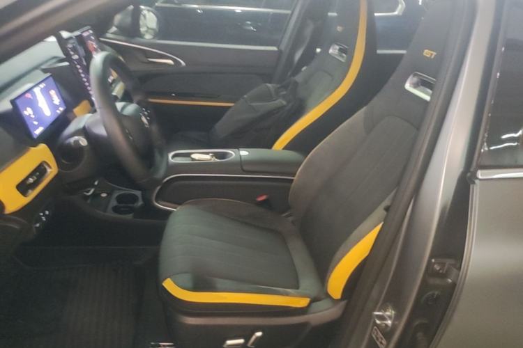 Used ORA Good Cat GT 2025 Model, Mulan Edition, 430km Prestige Version Left Front Seat