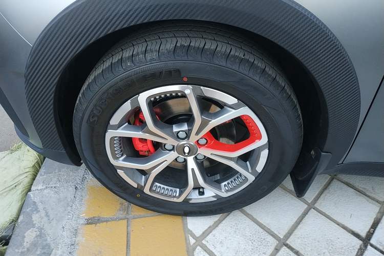 Used ORA Good Cat GT 2025 Model, Mulan Edition, 430km Luxury Version Left Front Wheel Hub