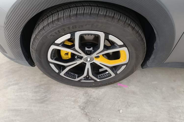 Used ORA Good Cat GT 2025 Model, Mulan Edition, 430km Prestige Version Left Front Wheel Hub