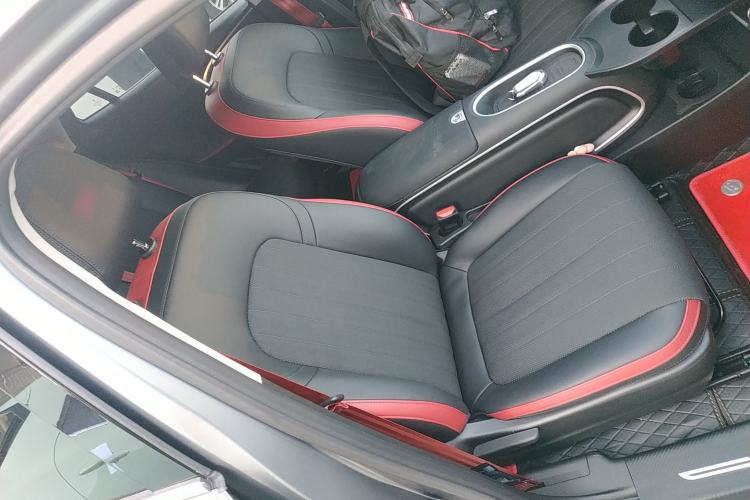 Used ORA Good Cat GT 2025 Model, Mulan Edition, 430km Luxury Version Right Front Seat