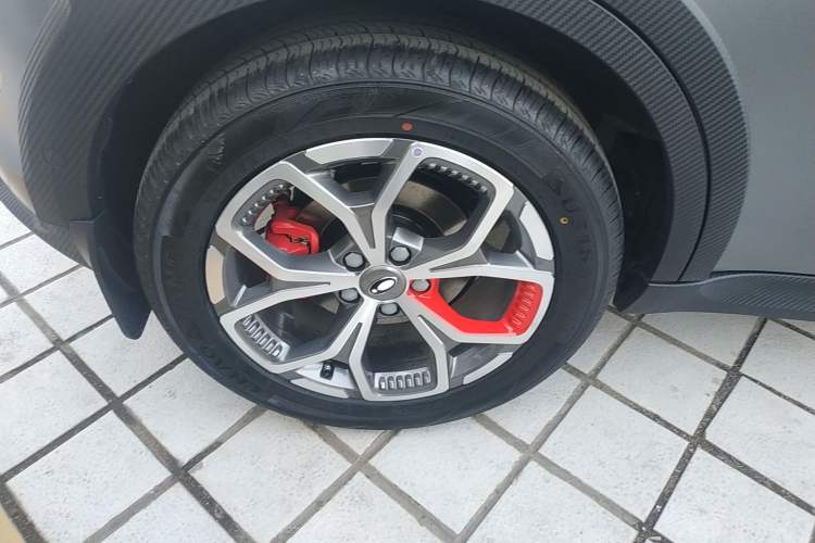 Used ORA Good Cat GT 2025 Model, Mulan Edition, 430km Luxury Version Right Rear Wheel Hub